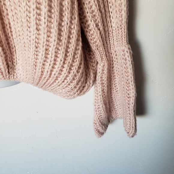 Moon & Madison Women's XL Blush Pink Open Knit Sweater Metallic Silver Bell Cuff - Picture 9 of 10